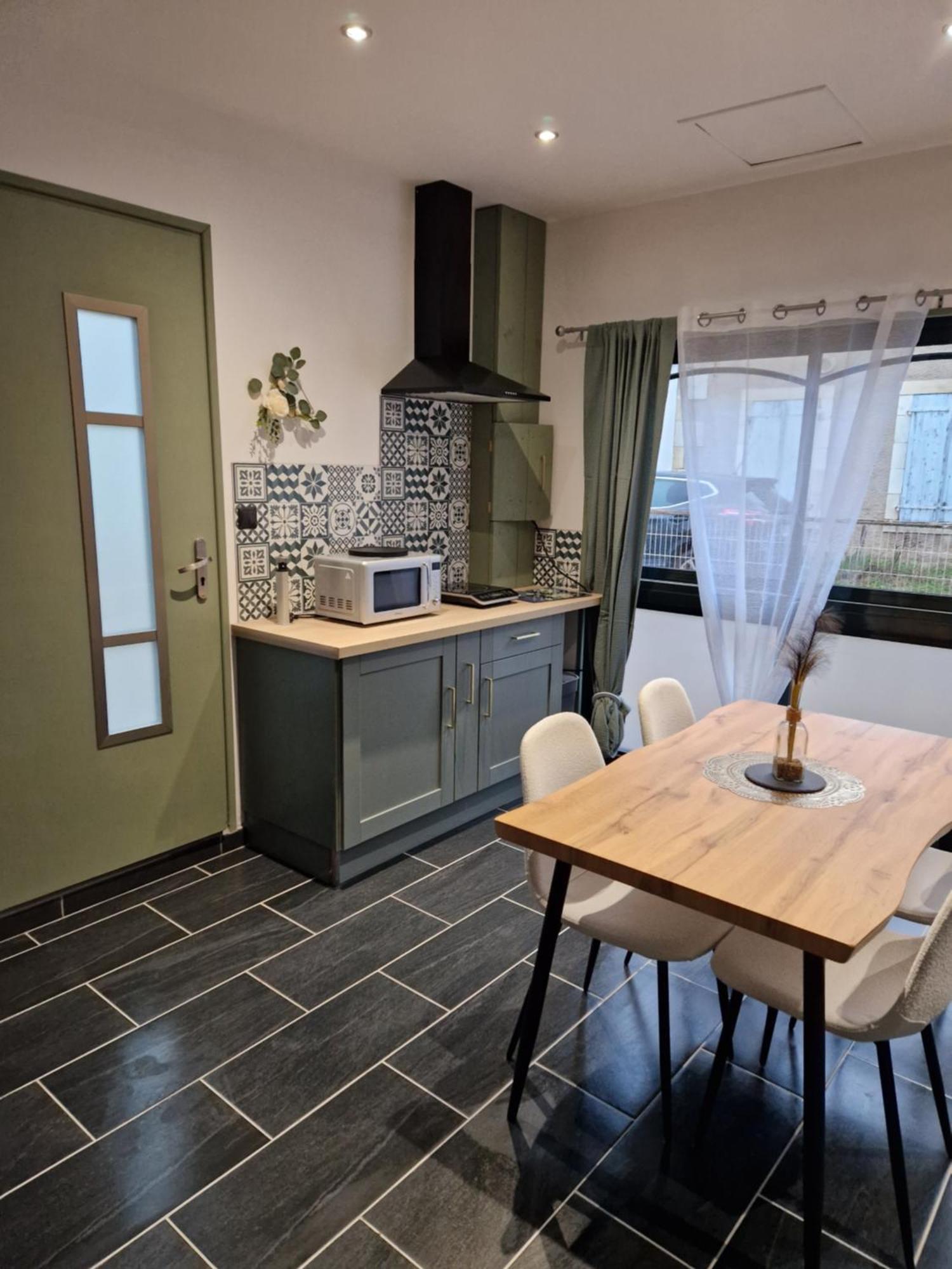 Grand Studio 2 Personnes Saint-Amand-Mont-Rond Exterior foto